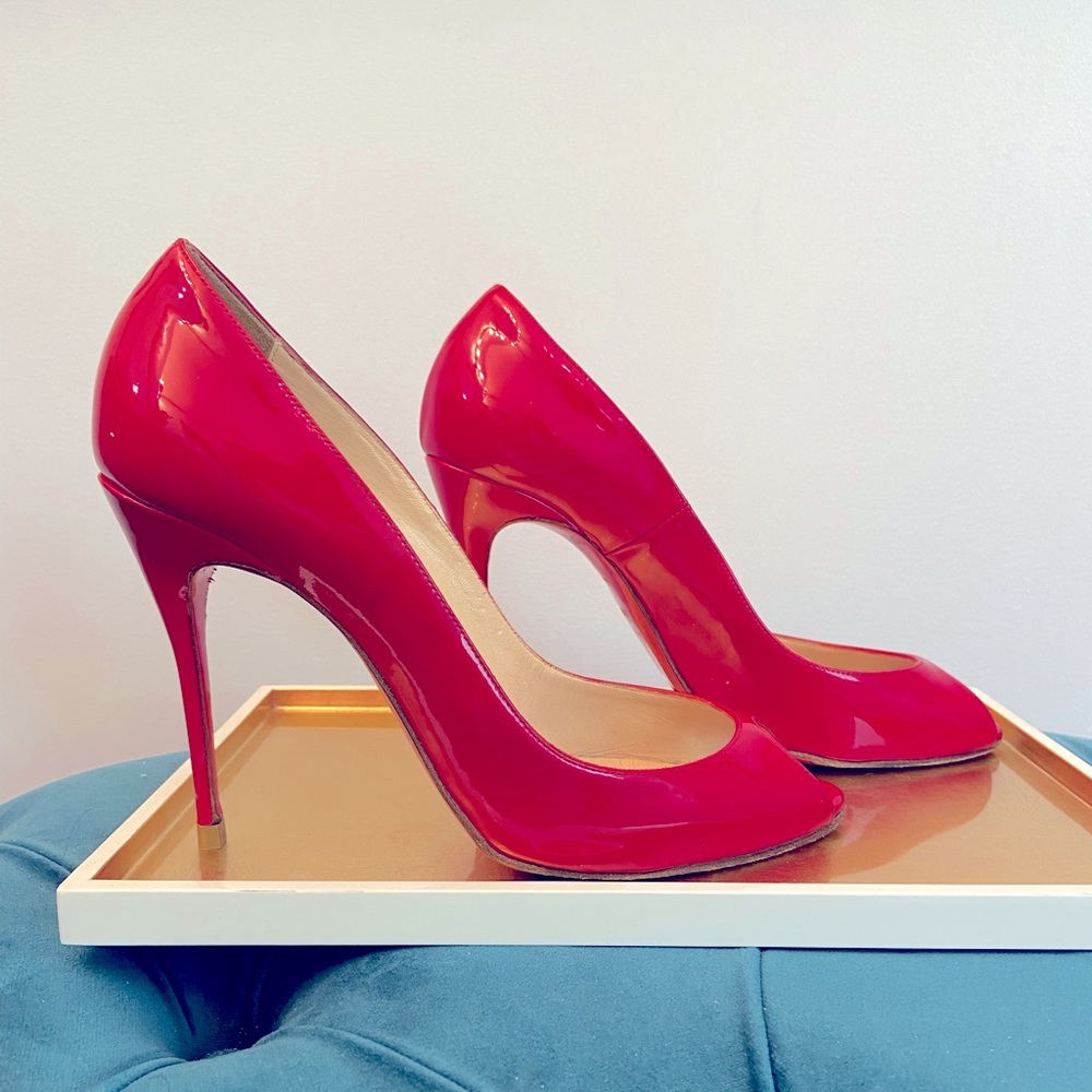Christian Louboutin red patent peep toe; sz 39.5